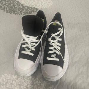 converse black and white
